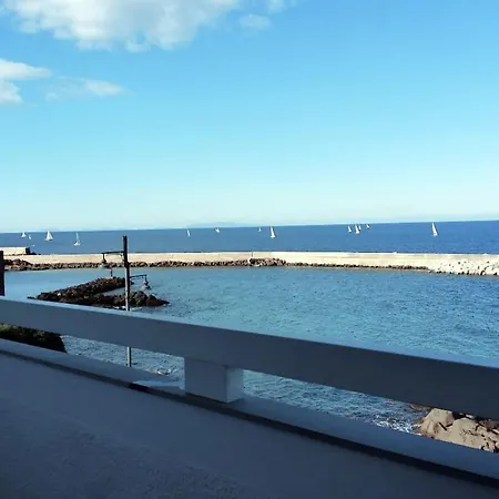 Fronte Mare Apartament *